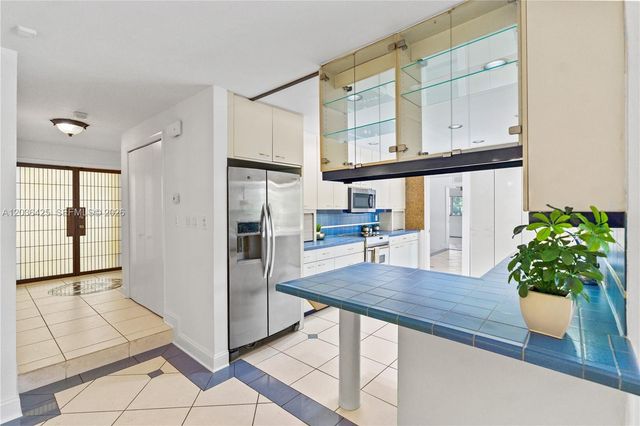 15200 SW 88th Ave, Palmetto Bay, FL 33157