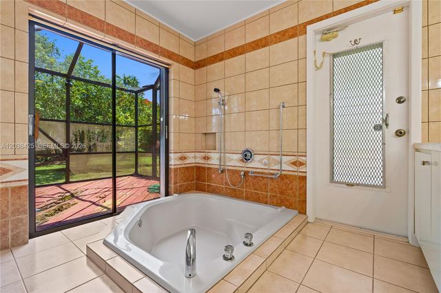 15200 SW 88th Ave, Palmetto Bay, FL 33157