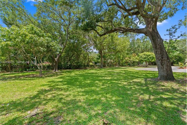 15200 SW 88th Ave, Palmetto Bay, FL 33157