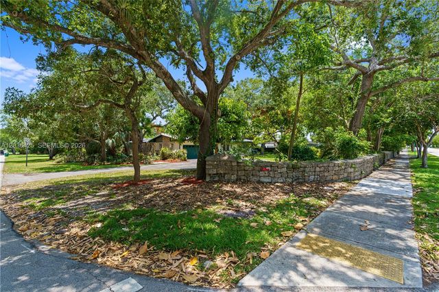 15200 SW 88th Ave, Palmetto Bay, FL 33157
