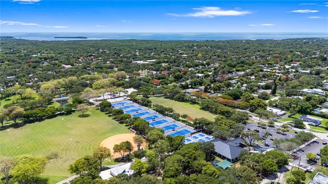 15200 SW 88th Ave, Palmetto Bay, FL 33157
