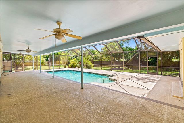 15200 SW 88th Ave, Palmetto Bay, FL 33157