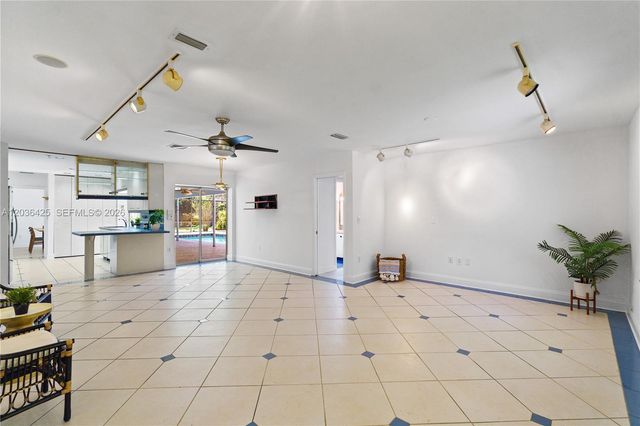 15200 SW 88th Ave, Palmetto Bay, FL 33157
