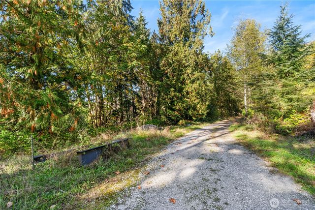 7171 Green Valley Drive, Maple Falls, WA 98266