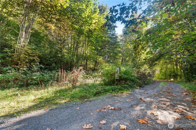 7171 Green Valley Drive, Maple Falls, WA 98266