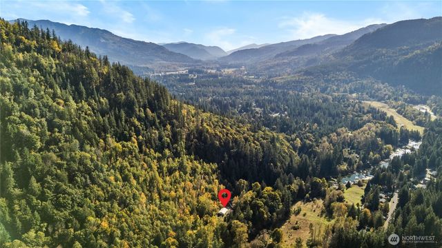 7171 Green Valley Drive, Maple Falls, WA 98266