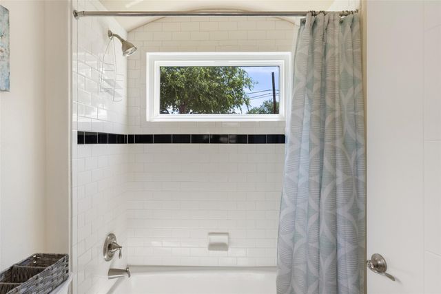 601 W 17th ST, Georgetown, TX 78626