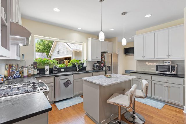 601 W 17th ST, Georgetown, TX 78626