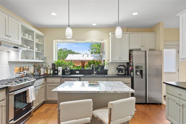 601 W 17th ST, Georgetown, TX 78626