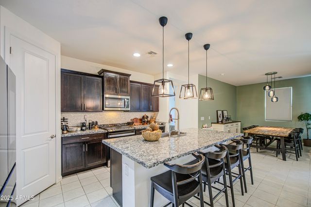 6737 W VALLEY VIEW Drive, Laveen, AZ 85339