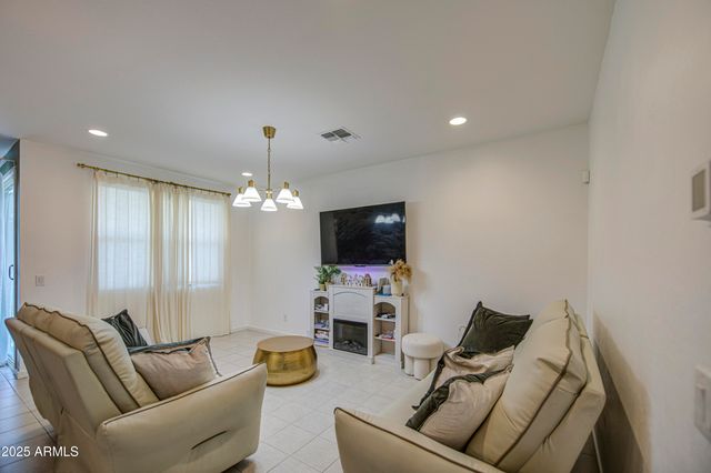 6737 W VALLEY VIEW Drive, Laveen, AZ 85339