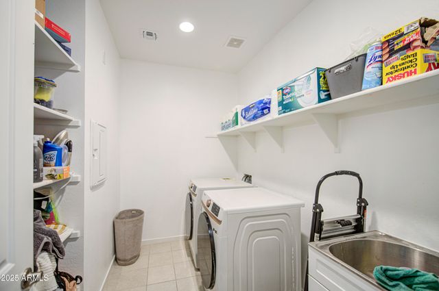 6737 W VALLEY VIEW Drive, Laveen, AZ 85339