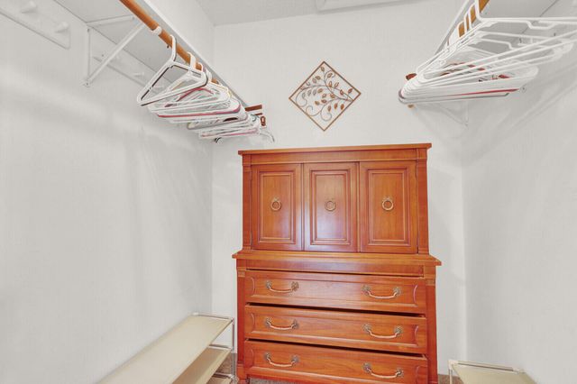 323 Knotty Pine Circle A2, Greenacres, FL 33463