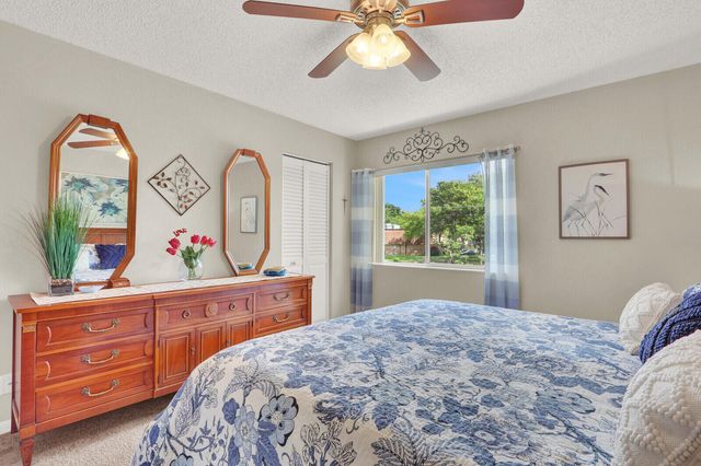 323 Knotty Pine Circle A2, Greenacres, FL 33463