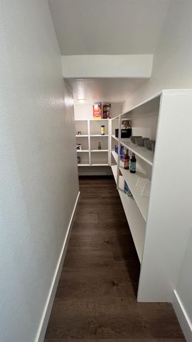 1030 Meadowlands Dr, Oakdale, CA 95361