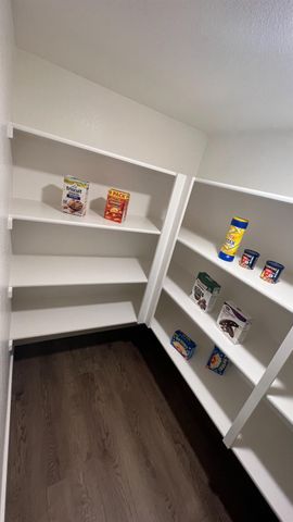 1030 Meadowlands Dr, Oakdale, CA 95361