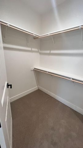 1030 Meadowlands Dr, Oakdale, CA 95361