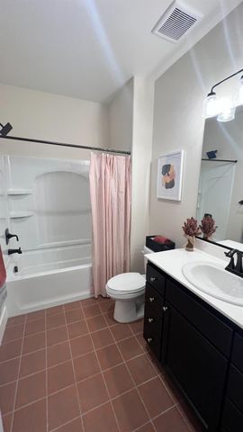 1030 Meadowlands Dr, Oakdale, CA 95361