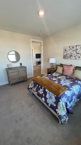 1030 Meadowlands Dr, Oakdale, CA 95361