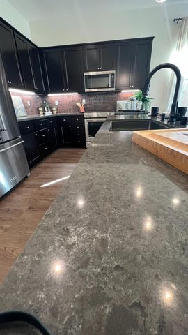 1030 Meadowlands Dr, Oakdale, CA 95361