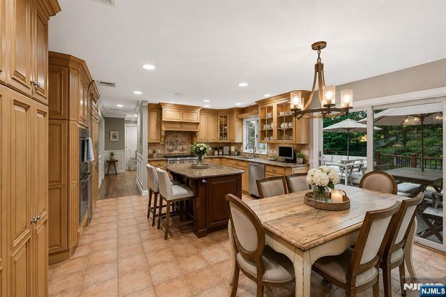 18 Monument Lane, Alpine, NJ 07620