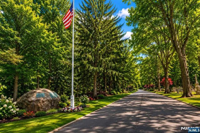 18 Monument Lane, Alpine, NJ 07620