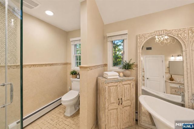 18 Monument Lane, Alpine, NJ 07620