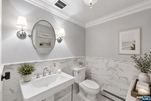 18 Monument Lane, Alpine, NJ 07620