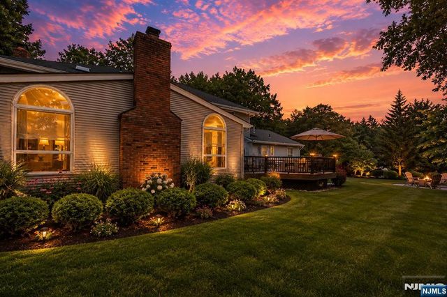 18 Monument Lane, Alpine, NJ 07620