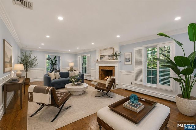 18 Monument Lane, Alpine, NJ 07620