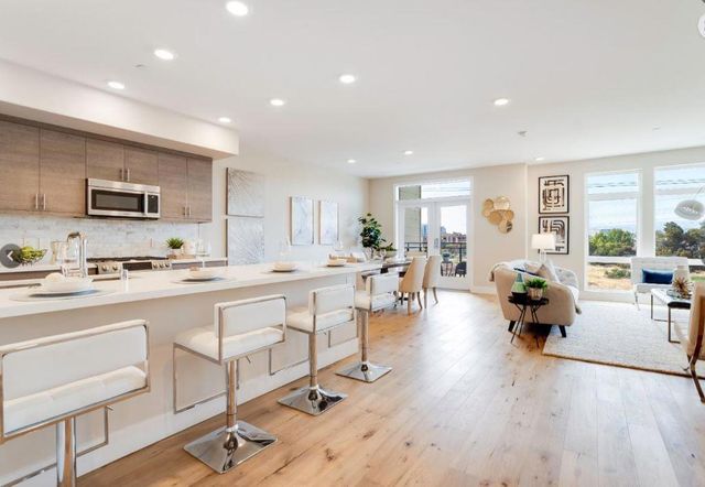 400 Mariners Island Boulevard 215, San Mateo, CA 94404