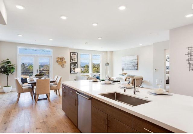 400 Mariners Island Boulevard 215, San Mateo, CA 94404