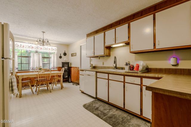 860 Mimosa Lane, Crossville, TN 38572