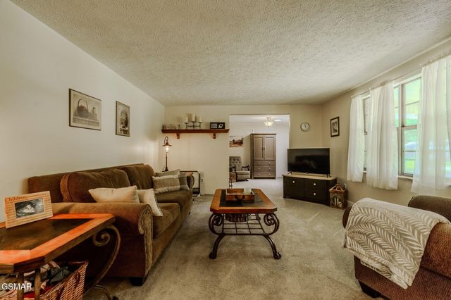 860 Mimosa Lane, Crossville, TN 38572