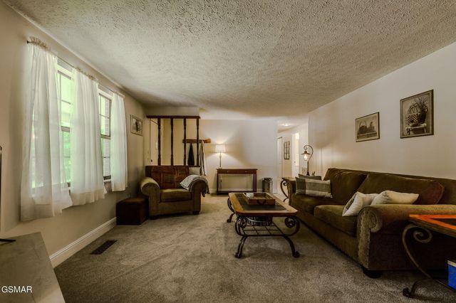 860 Mimosa Lane, Crossville, TN 38572