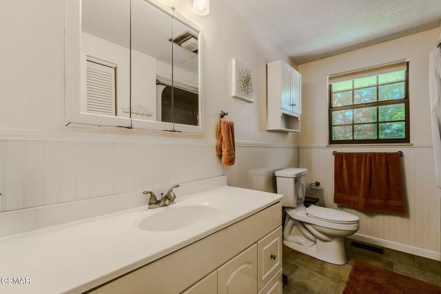 860 Mimosa Lane, Crossville, TN 38572