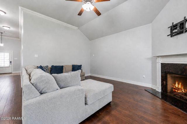 121 Peak Valley Street, Youngsville, LA 70592