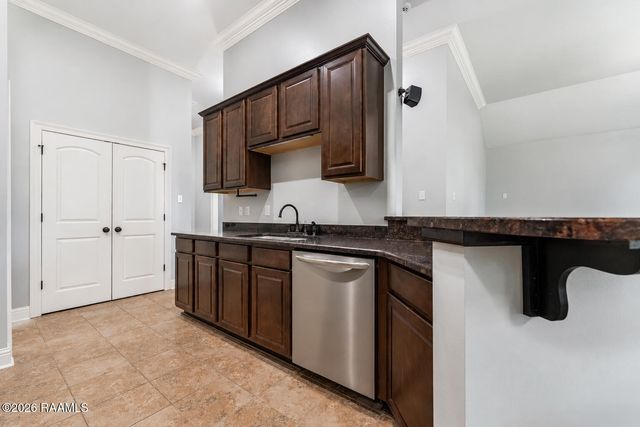 121 Peak Valley Street, Youngsville, LA 70592