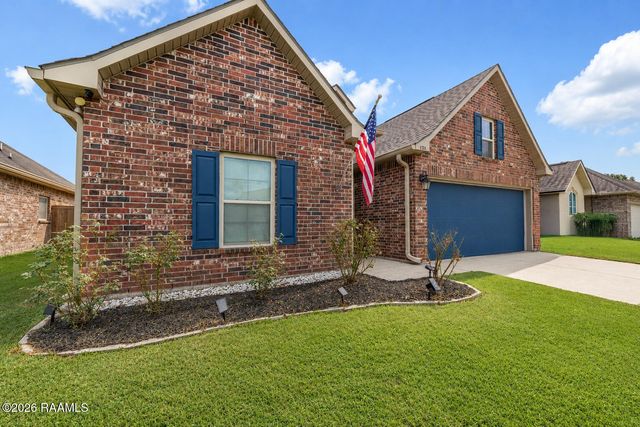 121 Peak Valley Street, Youngsville, LA 70592