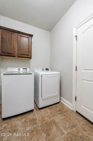 121 Peak Valley Street, Youngsville, LA 70592