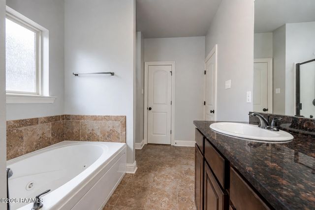 121 Peak Valley Street, Youngsville, LA 70592