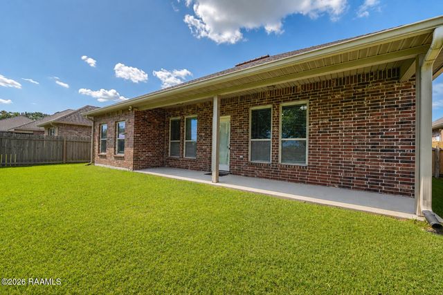 121 Peak Valley Street, Youngsville, LA 70592