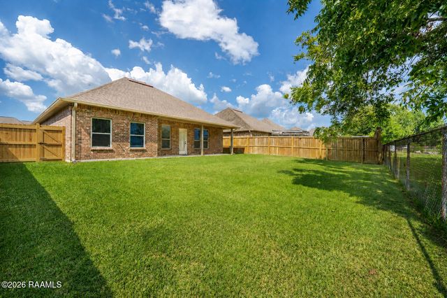 121 Peak Valley Street, Youngsville, LA 70592