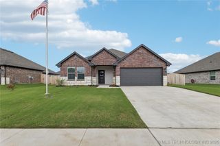7402 E Pittsburg Court, Broken Arrow, OK 74014