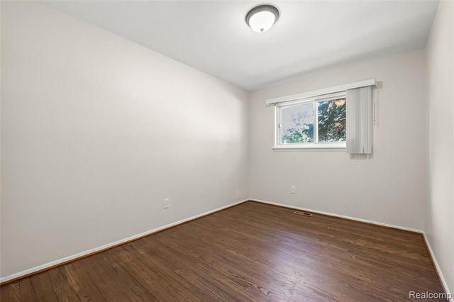 15032 Arcola Street, Livonia, MI 48154