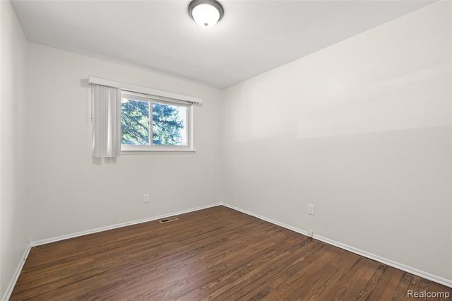 15032 Arcola Street, Livonia, MI 48154