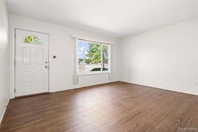 15032 Arcola Street, Livonia, MI 48154