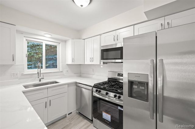 15032 Arcola Street, Livonia, MI 48154