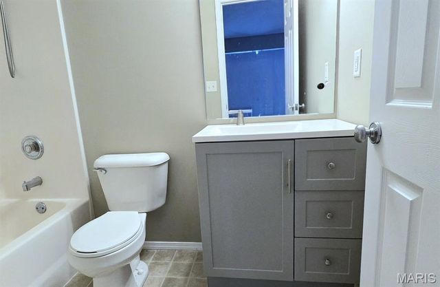 1612 Homefield Meadows Drive, O'fallon, MO 63366