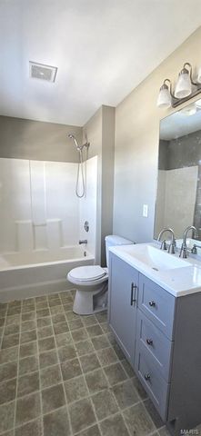 1612 Homefield Meadows Drive, O'fallon, MO 63366